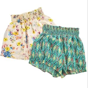 🟢2164 * Unbranded Smocked Waist Shorts Cream Teal Size Set Of 2